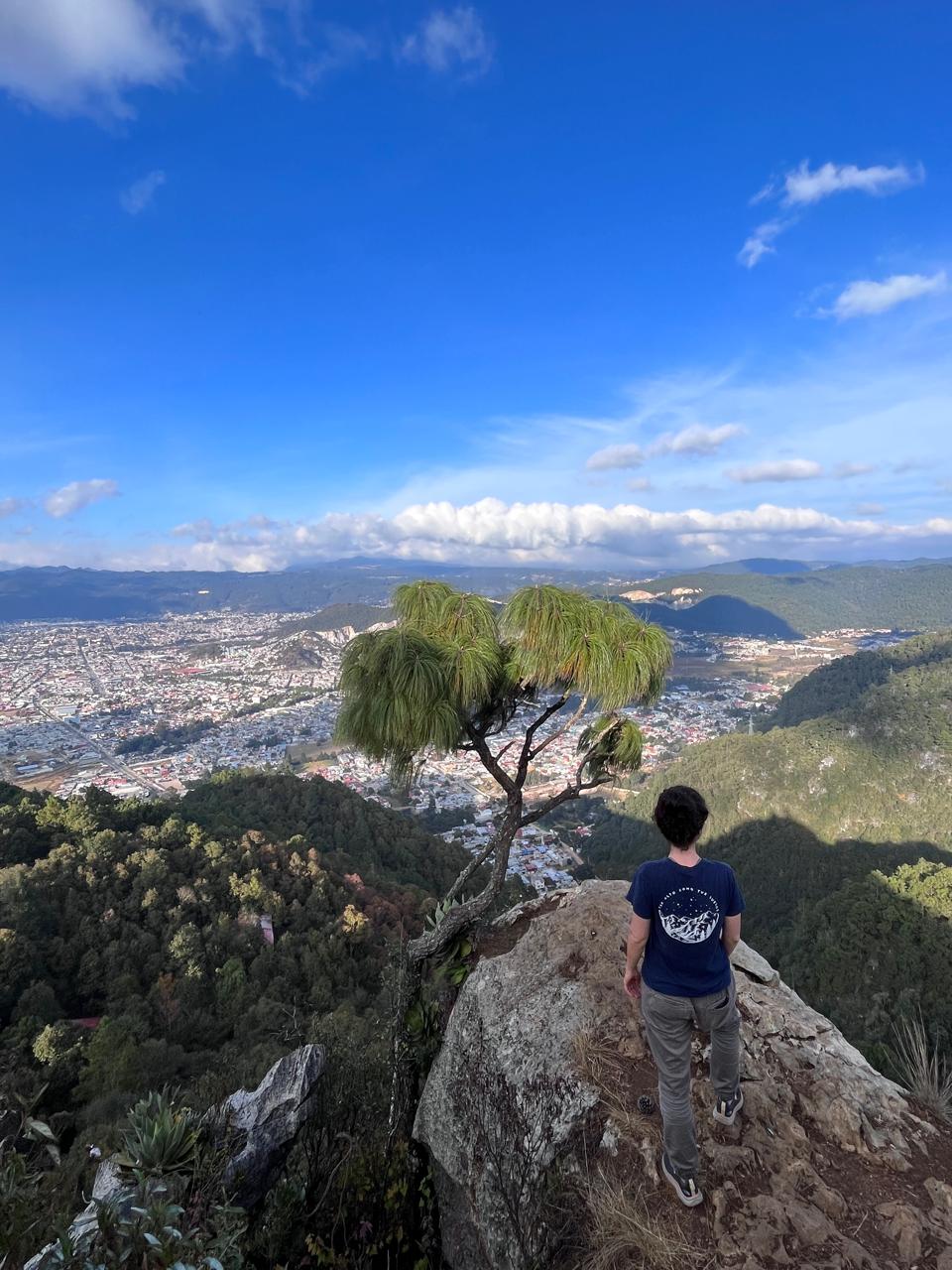 CAMINATA HACIA EL AMANECER EN LA MONTAÑA DE DON LAURO