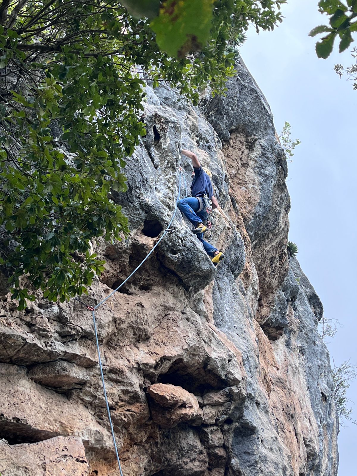 ESCALADA EN ROCA EN  LA MONTAÑA DON LAURO