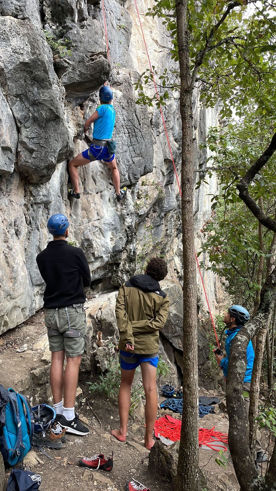 ESCALADA EN ROCA EN  LA MONTAÑA DON LAURO